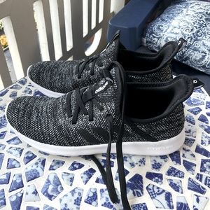 BNWOT Adidas runners